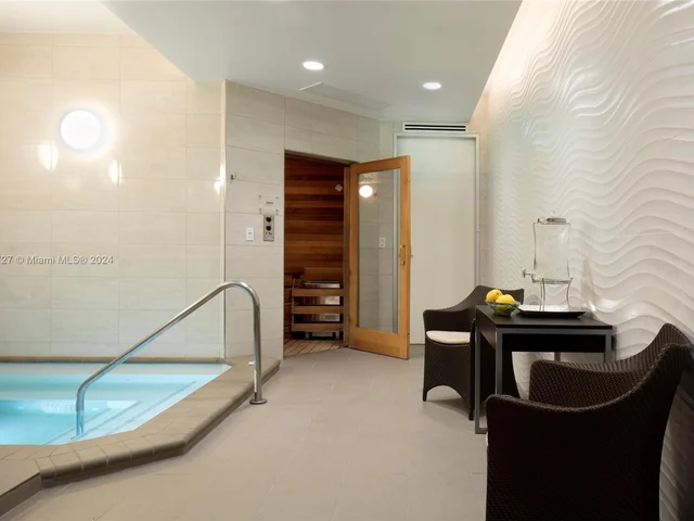 3750 Yacht Club Dr, Aventura FL 33180