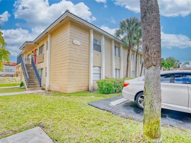 2641 Riverside Dr # 6, Coral Springs FL 33065
