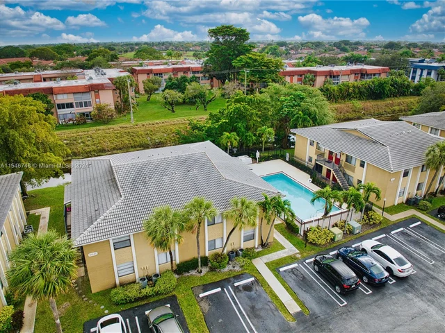 2641 Riverside Dr # 6, Coral Springs FL 33065