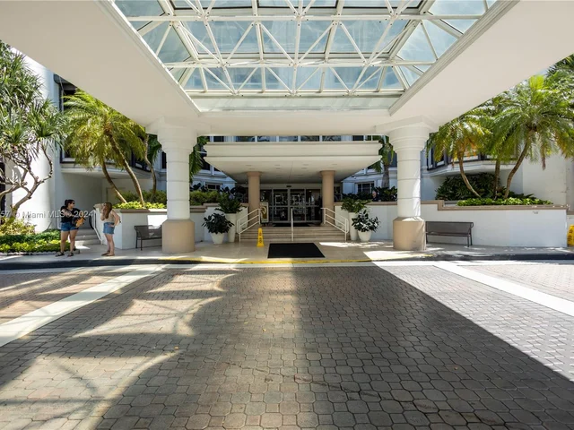 21205 Yacht Club Dr # 901, Aventura FL 33180