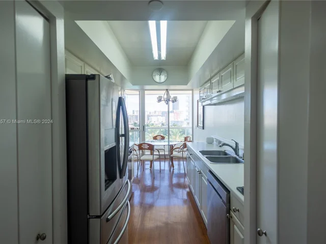 21205 Yacht Club Dr # 901, Aventura FL 33180