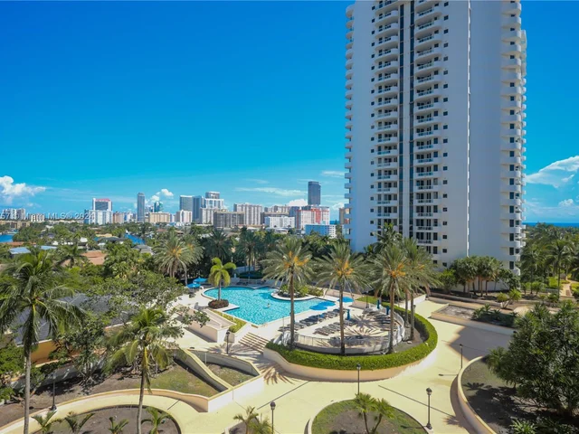 21205 Yacht Club Dr # 901, Aventura FL 33180