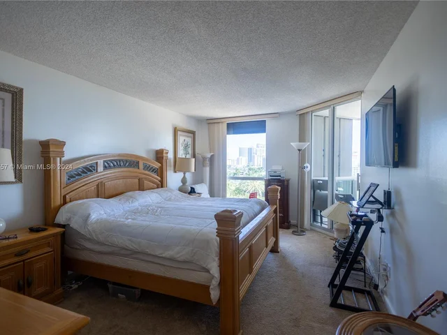 21205 Yacht Club Dr # 901, Aventura FL 33180