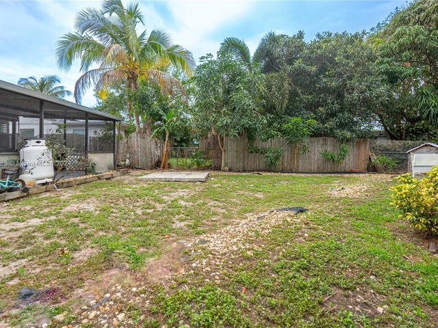 5517 NE 6th Ave, Oakland Park FL 33334