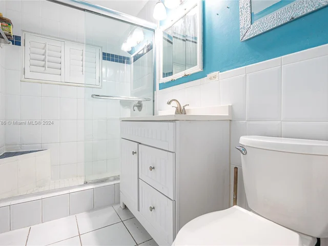 5517 NE 6th Ave, Oakland Park FL 33334