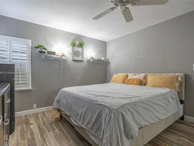 5517 NE 6th Ave, Oakland Park FL 33334