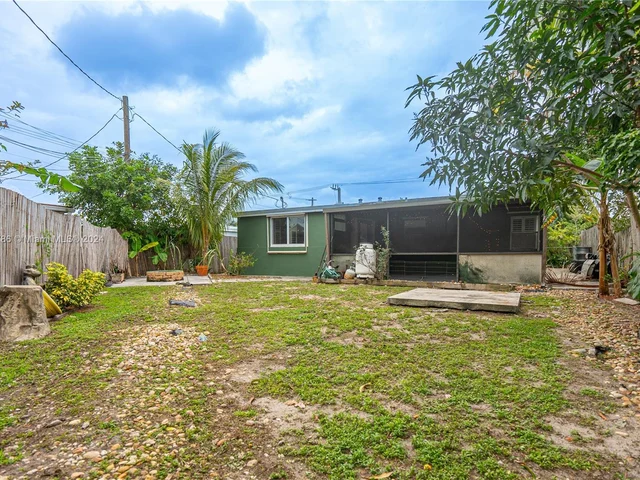 5517 NE 6th Ave, Oakland Park FL 33334