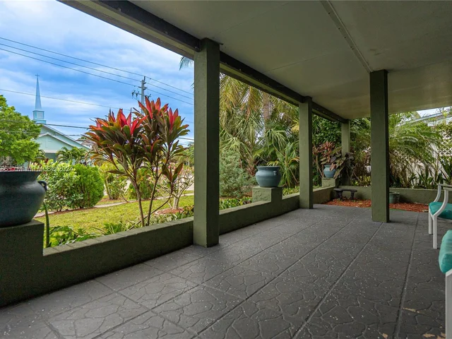 5517 NE 6th Ave, Oakland Park FL 33334