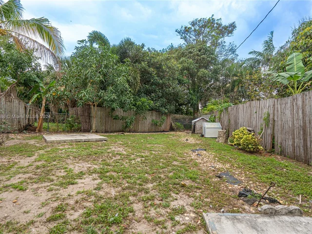 5517 NE 6th Ave, Oakland Park FL 33334