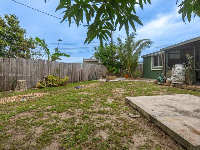 5517 NE 6th Ave, Oakland Park FL 33334