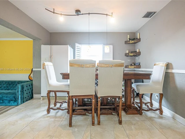 5517 NE 6th Ave, Oakland Park FL 33334