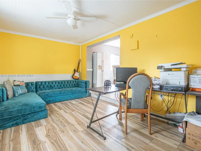 5517 NE 6th Ave, Oakland Park FL 33334