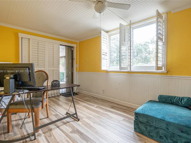 5517 NE 6th Ave, Oakland Park FL 33334