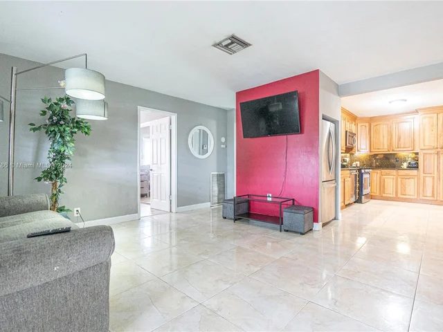 5517 NE 6th Ave, Oakland Park FL 33334