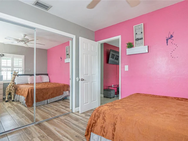 5517 NE 6th Ave, Oakland Park FL 33334