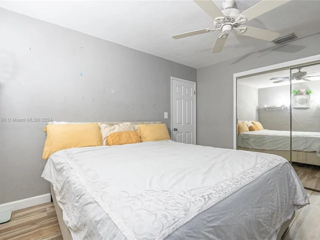 5517 NE 6th Ave, Oakland Park FL 33334