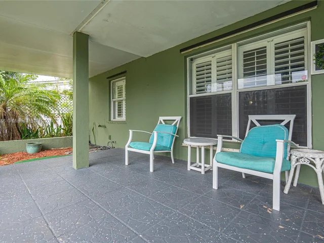 5517 NE 6th Ave, Oakland Park FL 33334