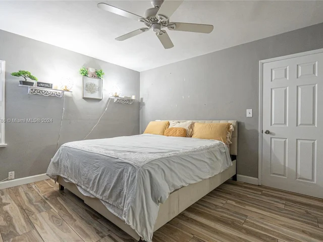 5517 NE 6th Ave, Oakland Park FL 33334