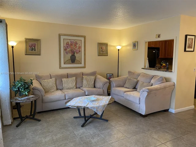 142 Cambridge F # 142, West Palm Beach FL 33417