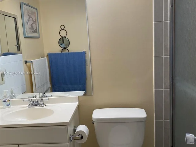 142 Cambridge F # 142, West Palm Beach FL 33417