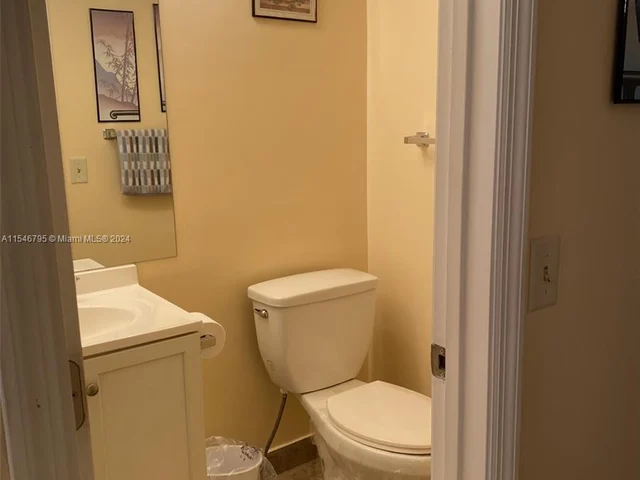 142 Cambridge F # 142, West Palm Beach FL 33417