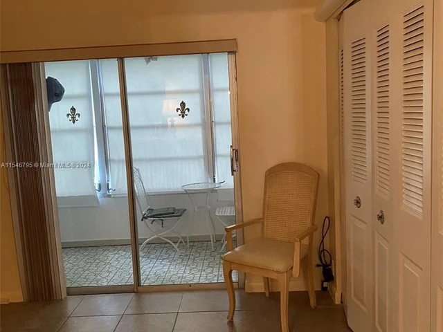 142 Cambridge F # 142, West Palm Beach FL 33417