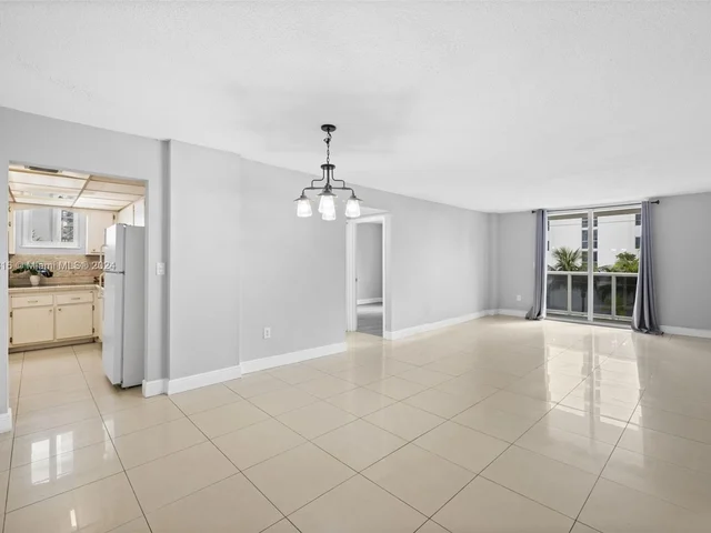 7928 West Dr # 405, North Bay Village FL 33141