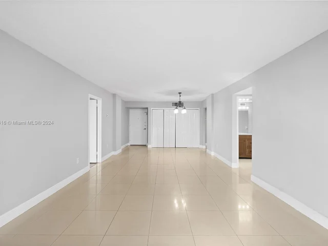 7928 West Dr # 405, North Bay Village FL 33141