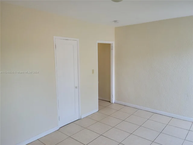 360 NE 82nd St # D, Miami FL 33138