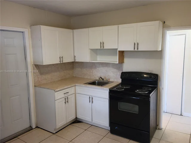 360 NE 82nd St # D, Miami FL 33138