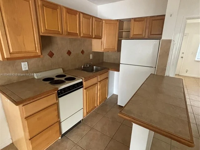 610 NE 12th Ave # 3, Fort Lauderdale FL 33304