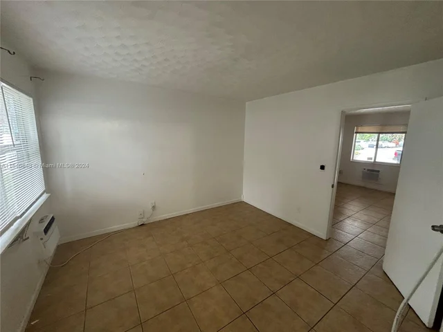 610 NE 12th Ave # 3, Fort Lauderdale FL 33304