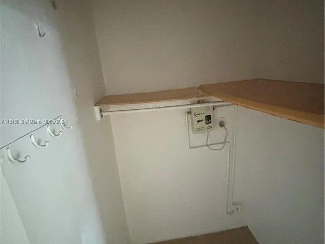 610 NE 12th Ave # 3, Fort Lauderdale FL 33304