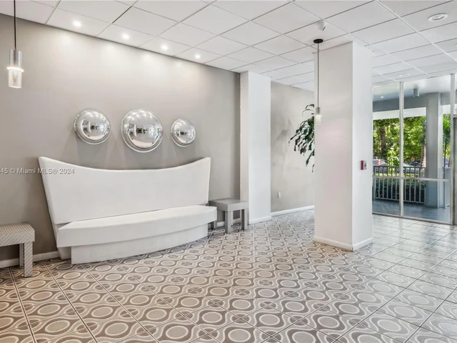 1020 Meridian Ave # 401, Miami Beach FL 33139