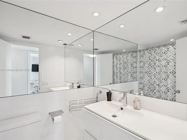 1020 Meridian Ave # 401, Miami Beach FL 33139