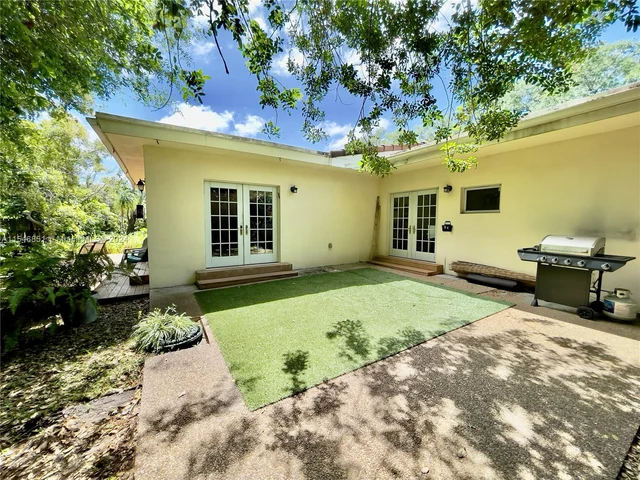 5800 SW 33rd Ave, Hollywood FL 33312