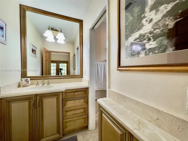 5800 SW 33rd Ave, Hollywood FL 33312