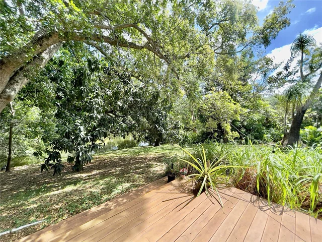 5800 SW 33rd Ave, Hollywood FL 33312