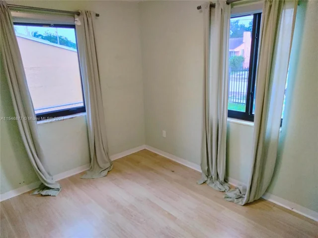 1021 NW 41st St, Miami FL 33127