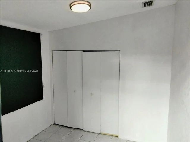 1021 NW 41st St, Miami FL 33127