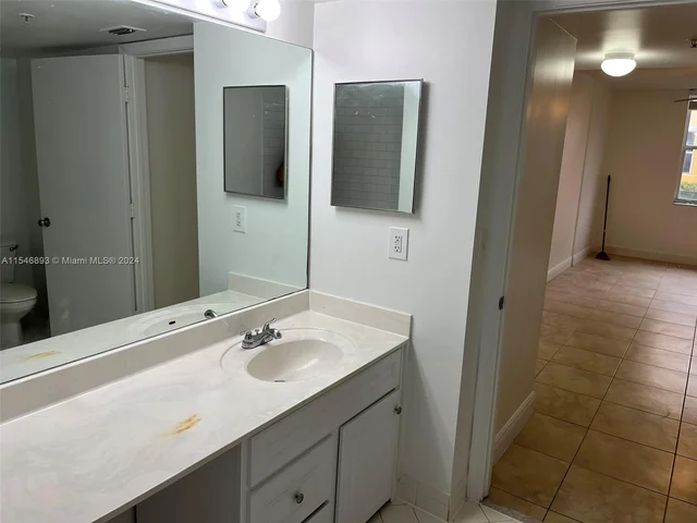 1350 SE 3rd Ave # 108, Dania Beach FL 33004