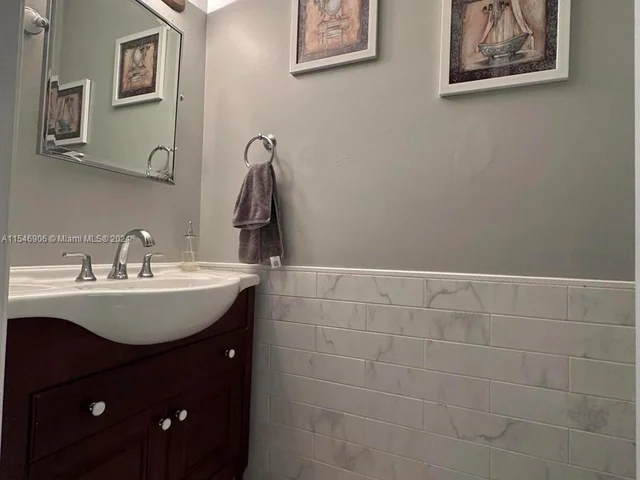 6424 Egret Ave, Coconut Creek FL 33073