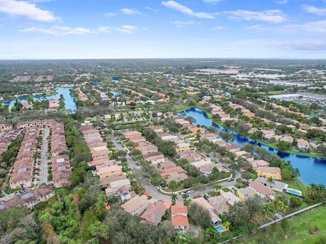 6424 Egret Ave, Coconut Creek FL 33073