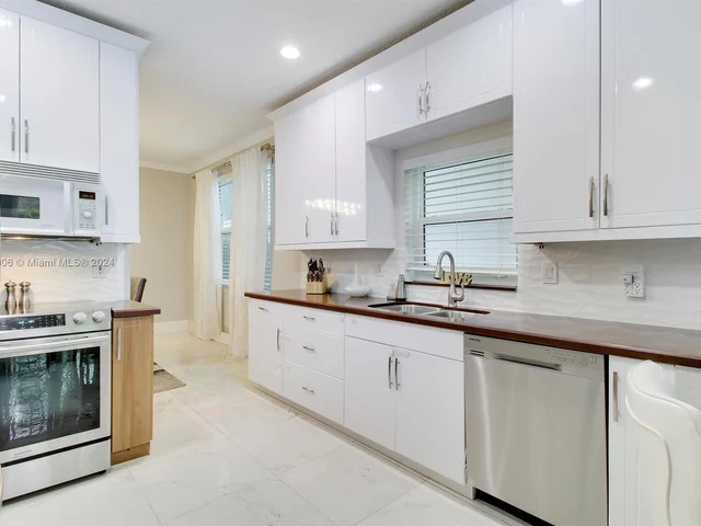 6424 Egret Ave, Coconut Creek FL 33073