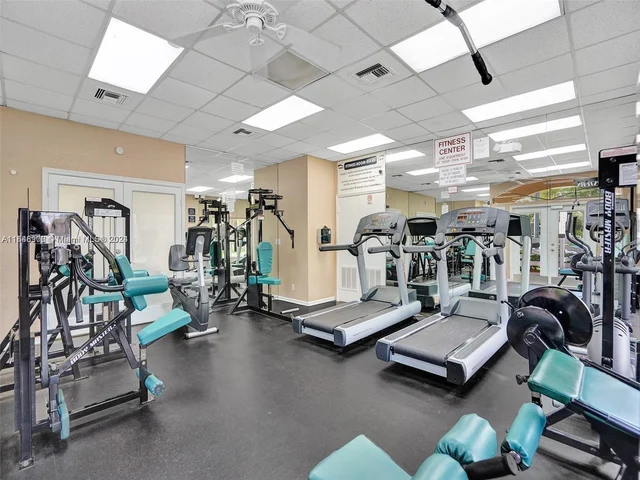 6424 Egret Ave, Coconut Creek FL 33073