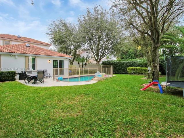 6424 Egret Ave, Coconut Creek FL 33073