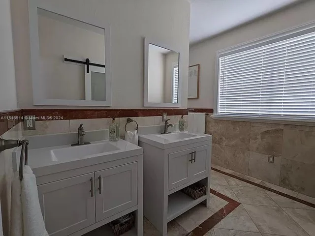 1401 SW 15th St, Miami FL 33145