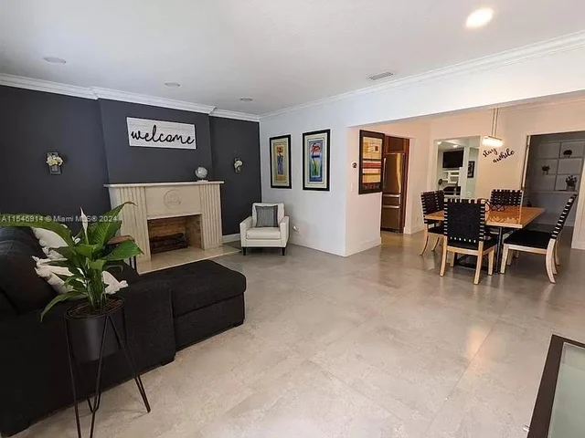 1401 SW 15th St, Miami FL 33145