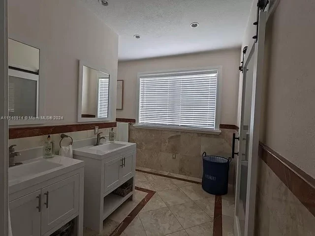 1401 SW 15th St, Miami FL 33145