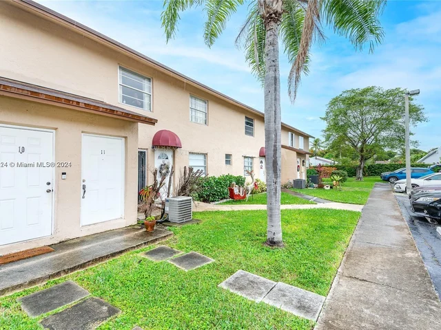 15280 SW 80th St # 11, Miami FL 33193